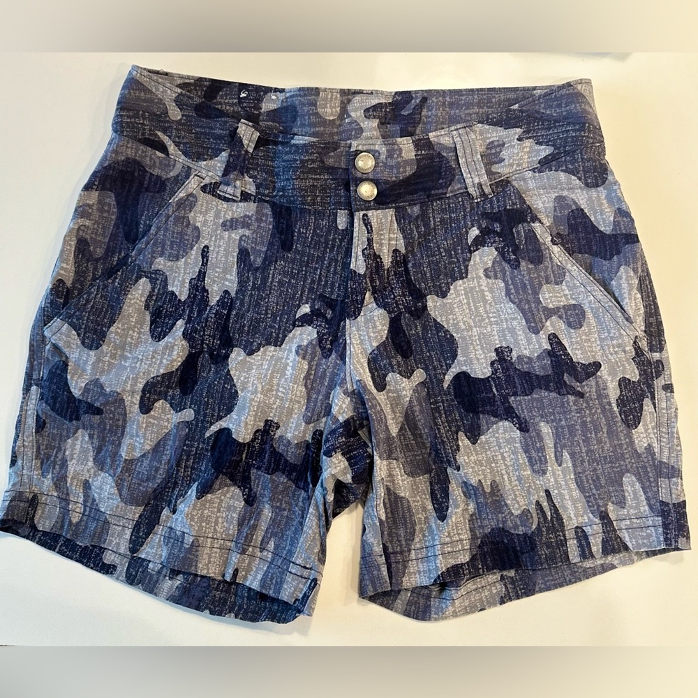 Columbia Omni-Shield Advanced Repellency Shorts Size 2 - Blue & Gray Camo Print